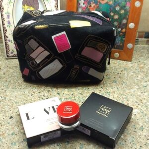 AVON Signature Makeup-Bag  w/ 3 Full Size AVON/(fmg) Makeup Products